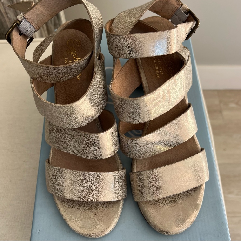 Seychelles antique metallic platinum heels. 3 inch heel